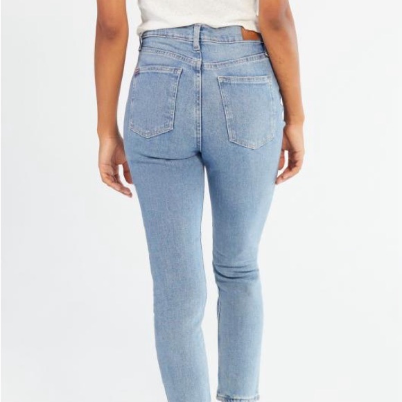 Light wash BDG girlfriends high waisted jeans - Picture 2 of 6